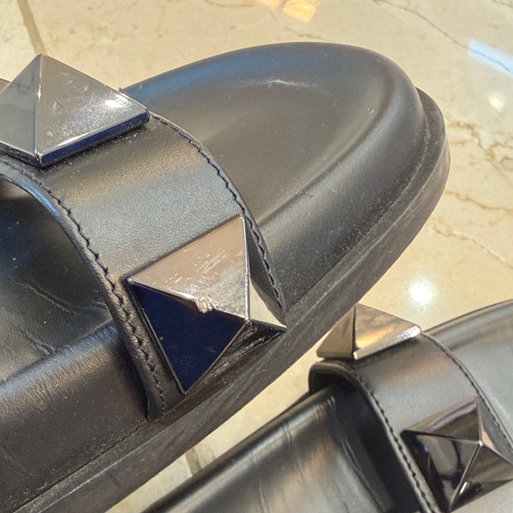 Valentino Garavani Black Pyramid Stud Slides - Picture 3 of 4